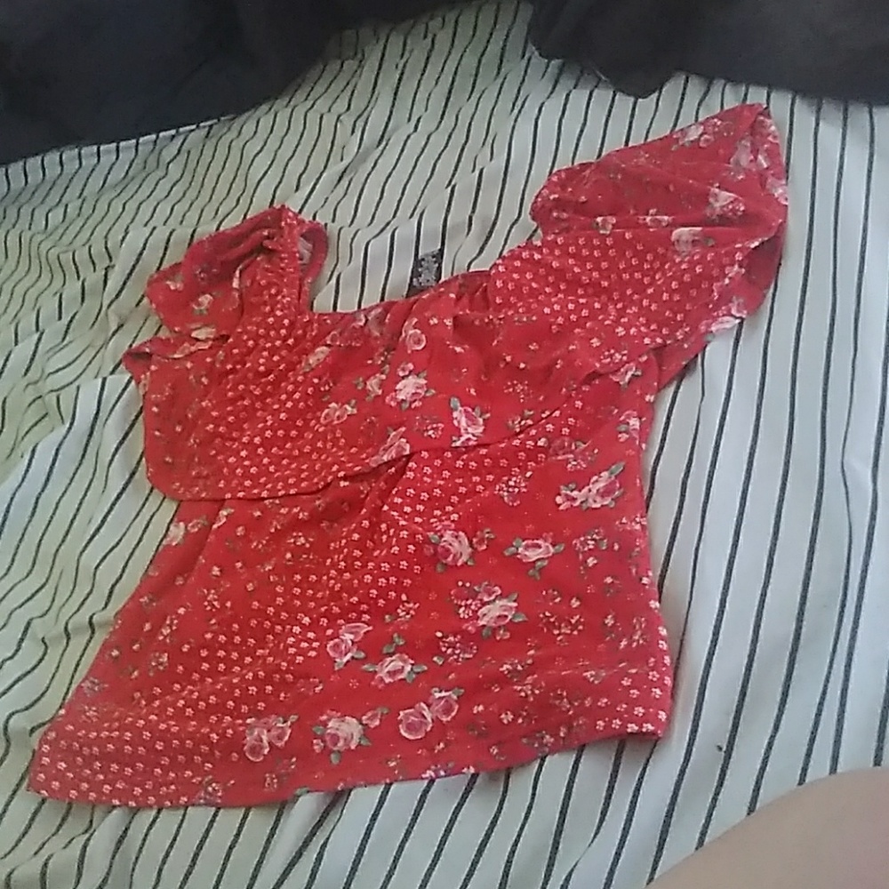 Clothes - Picture 2 of 6